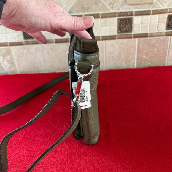 BRIGHTON PRETTY TOUGH JORDYN CROSS BODY ORGANIZER OLIVE NWT REGISTRATION CARD - Picture 5 of 12